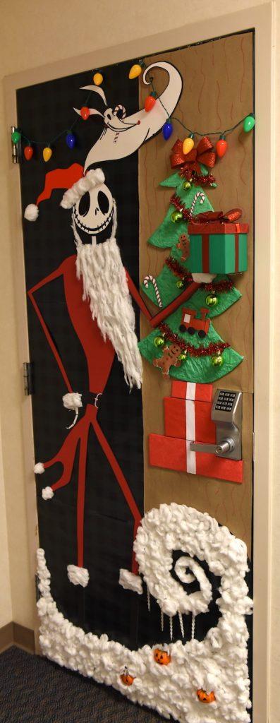 Holiday Door Contest - Longstreet Clinic